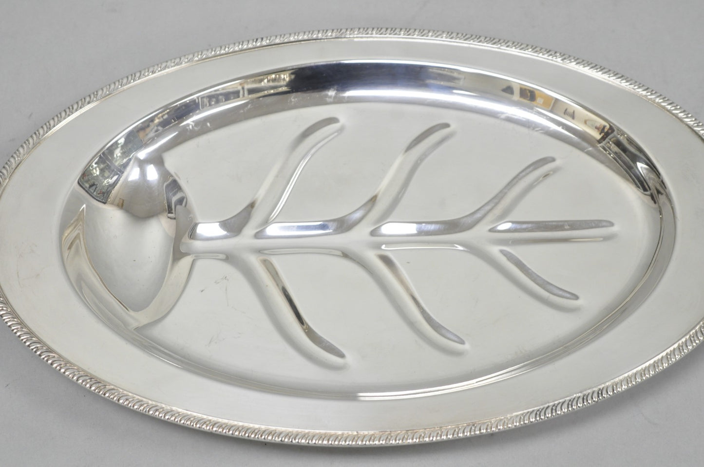 Vintage Oneida Silver Plated Regency Oval Meat Cutlery Serving Platter Tray
