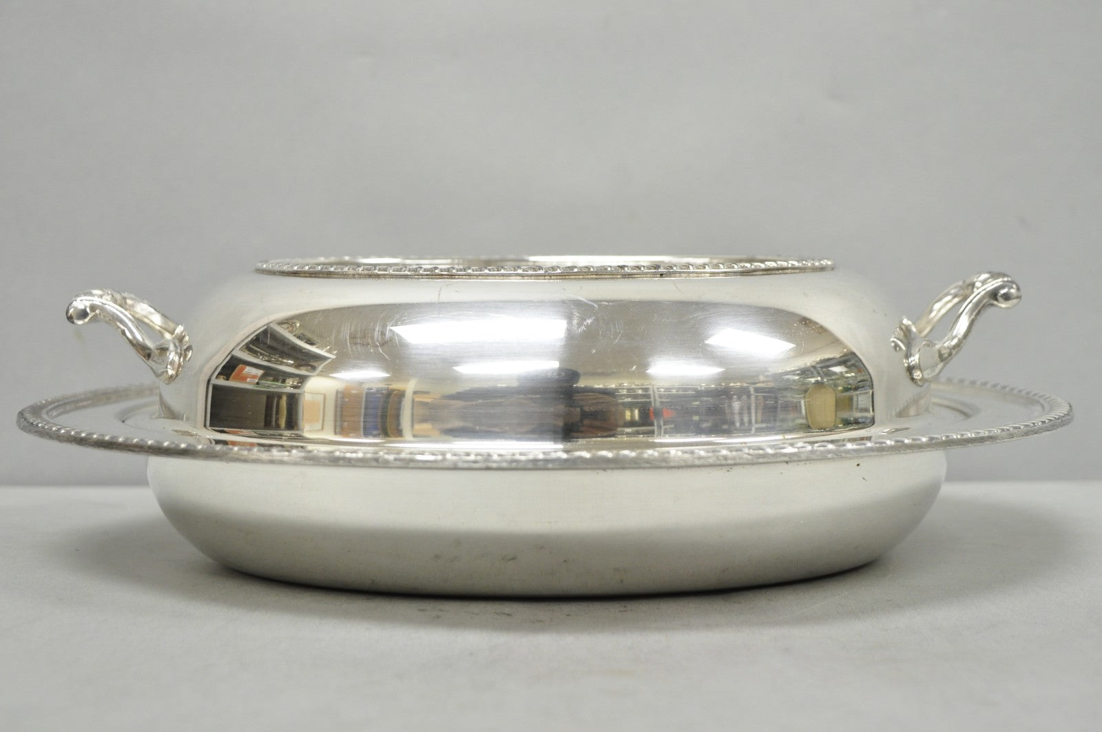 Vintage Modern Silver Mfg Co Silver Plated Twin Handle Vegetable Serving Dish