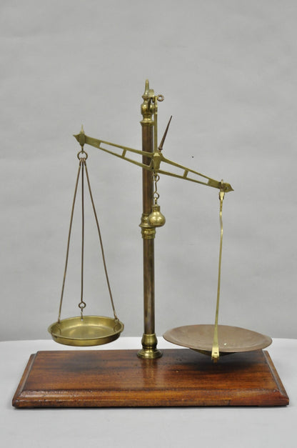 Antique W.& T. Avery English Victorian Brass & Mahogany Balance Beam Scale