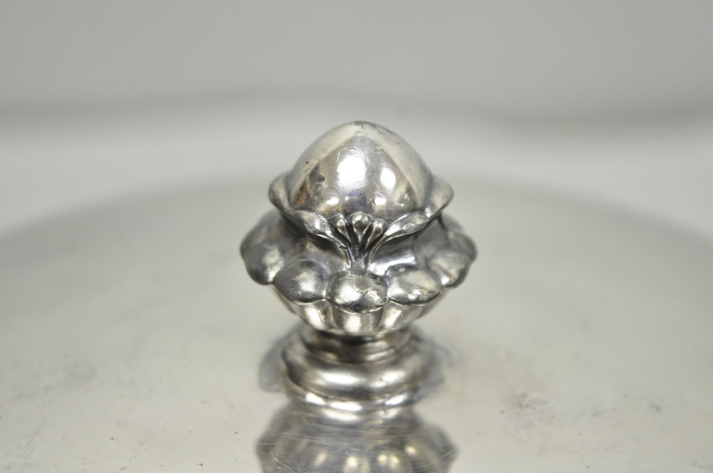 Vintage FB Rogers English Regency Silver Plated Coat of Arms Covered Ice Bucket