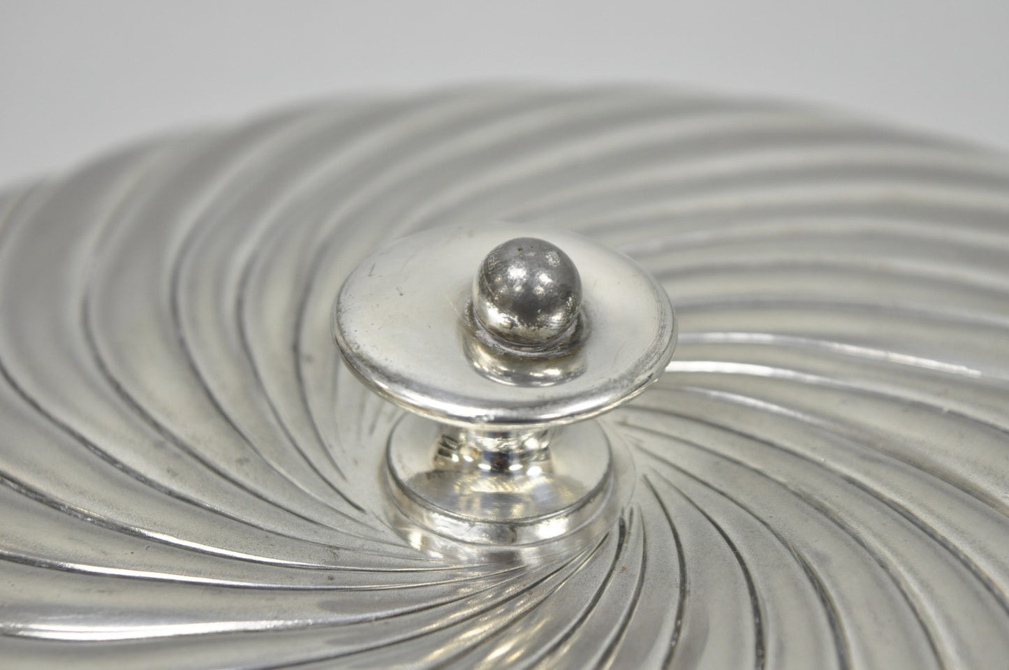 Antique Meriden B Co Spiral Swirl Silver Plated Covered Serving Dish Tureen Pair