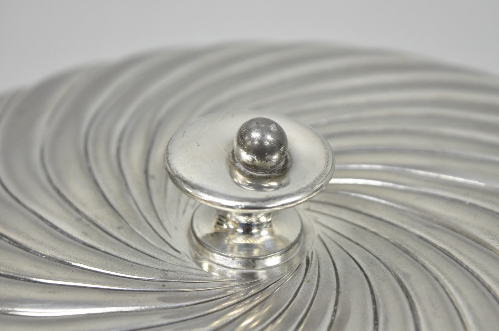 Antique Meriden B Co Spiral Swirl Silver Plated Covered Serving Dish Tureen Pair