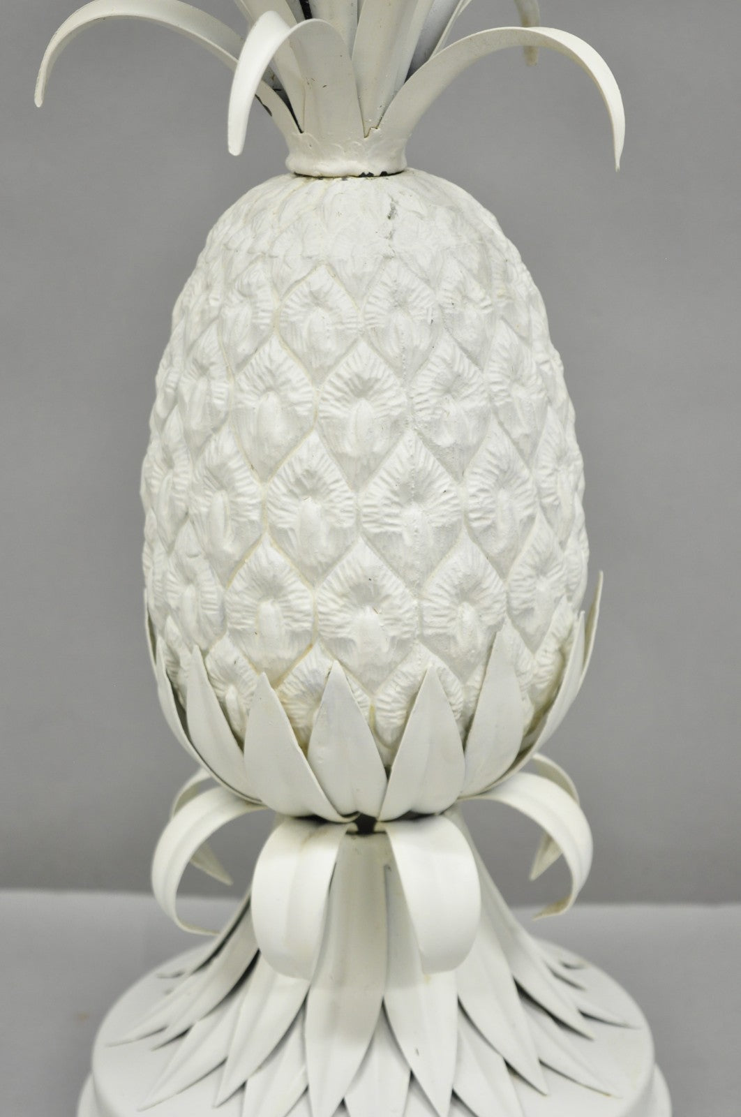 Vintage Italian Hollywood Regency White Tole Metal Figural Pineapple Table Lamp