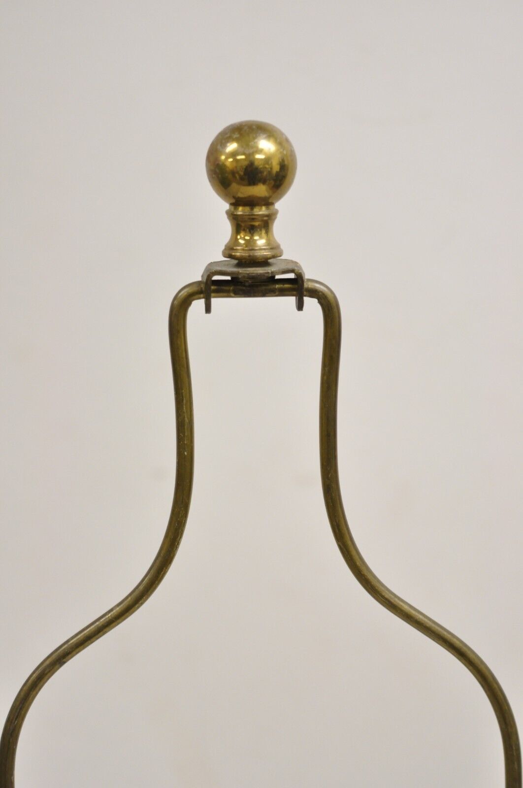 Vintage Italian Hollywood Regency Ceramic Gold Twin Handle Urn Table Lamp