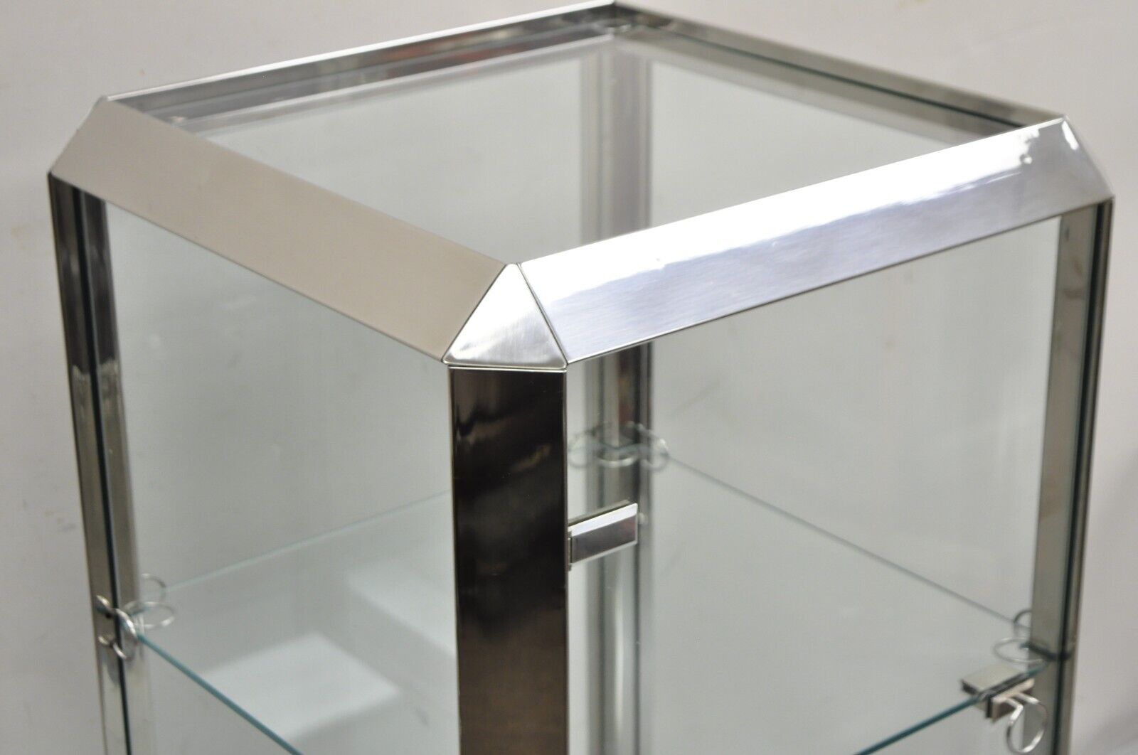 Alberto Rosselli for Saporiti P800 Chrome and Glass Italian Modern Showcase