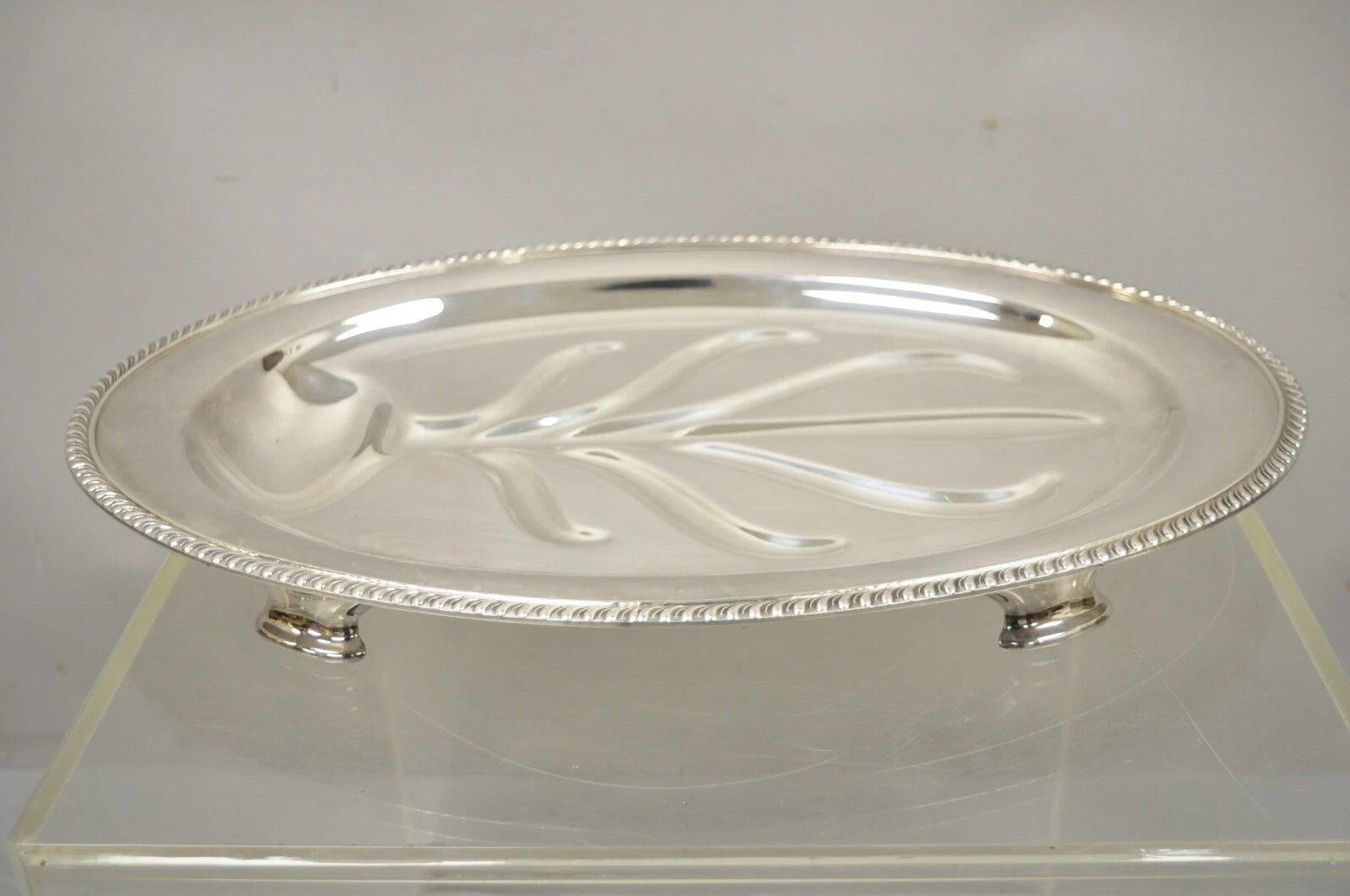 Vintage  WM Rogers Regency Style Silver Plated 18" Oval Footed Meat Tray Platter