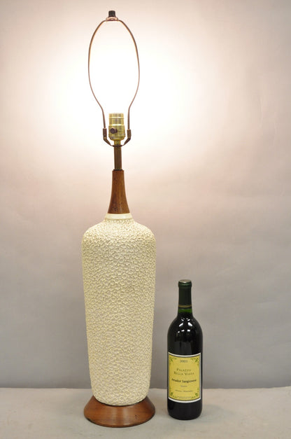 Vintage Mid Century Danish Modern FAIP Plaster Ceramic Daisy Flower Table Lamp