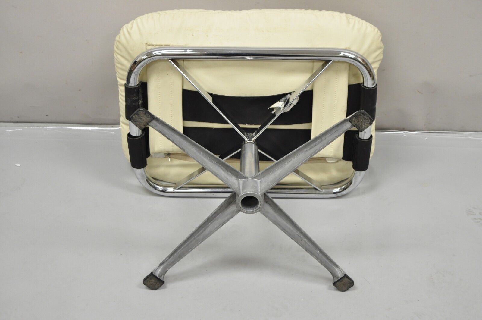 Vintage Directional Mid Century Modern Tubular Aluminum Base Swivel Ottoman