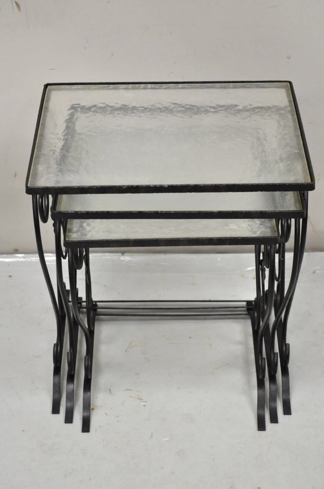 Vintage Salterini Wrought Iron Maple Leaf Garden Nesting Side Tables - Set of 3