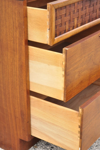 Lane Perception Altavista Mid Century Modern Walnut Laminate Top Dresser Chest