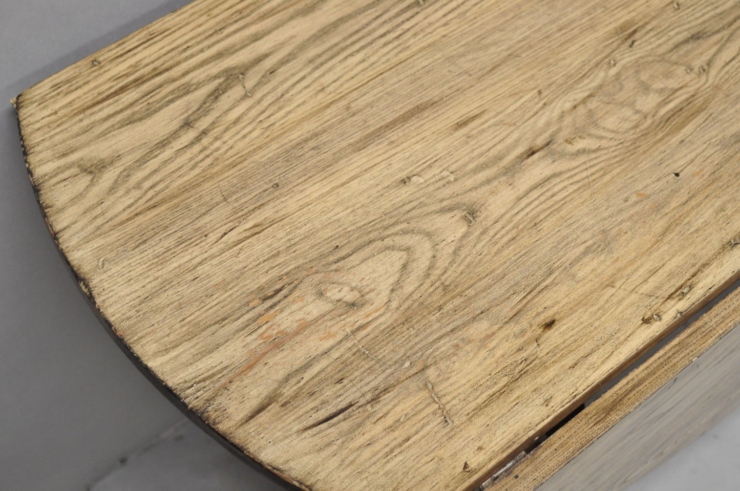 French Country Style Oval Drop Leaf Farmhouse Pine Woodgrain Dining Room Table