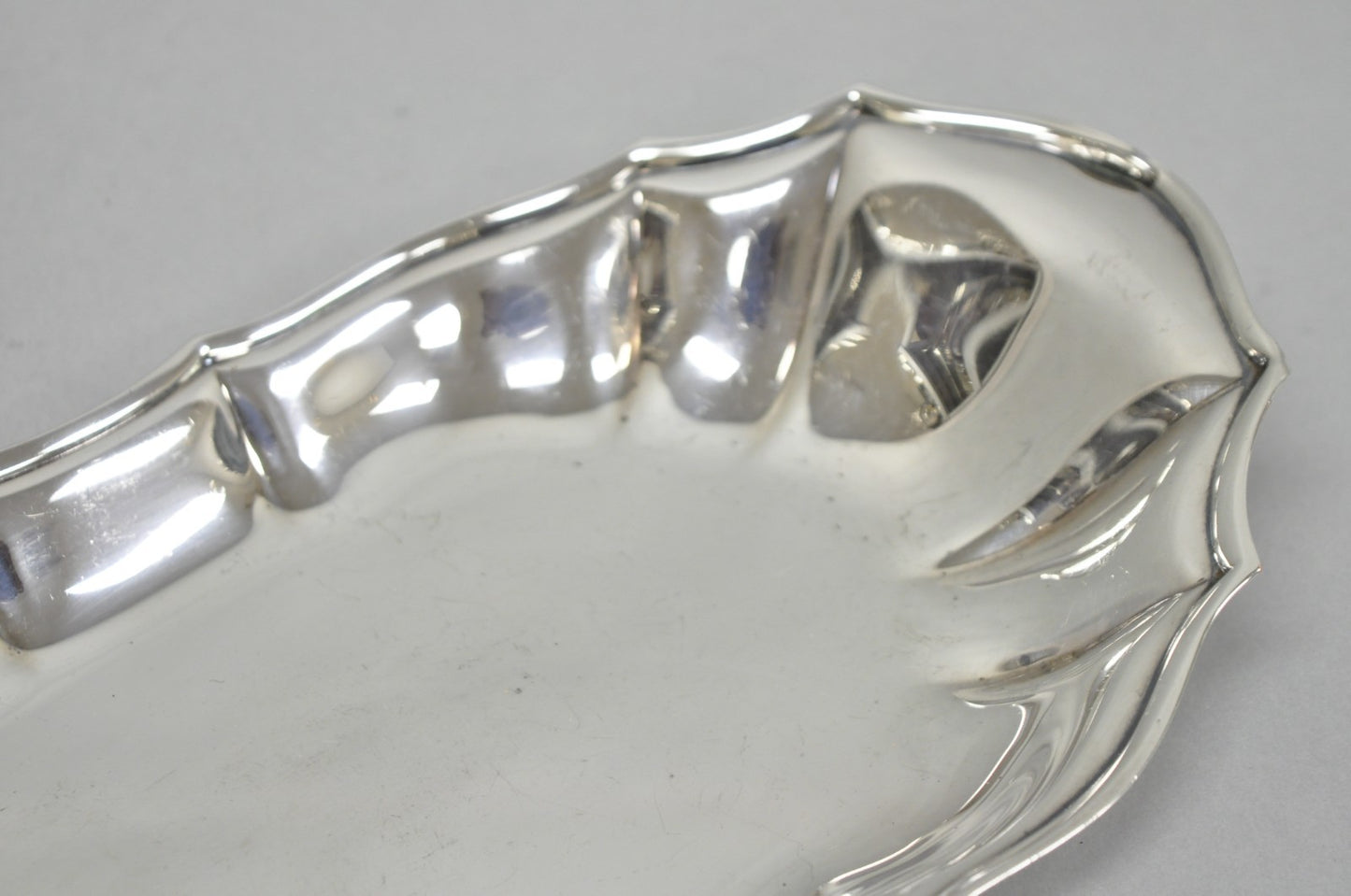 Vintage English Victorian Style Scalloped Oval Narrow Silver Plated Trinket Dish