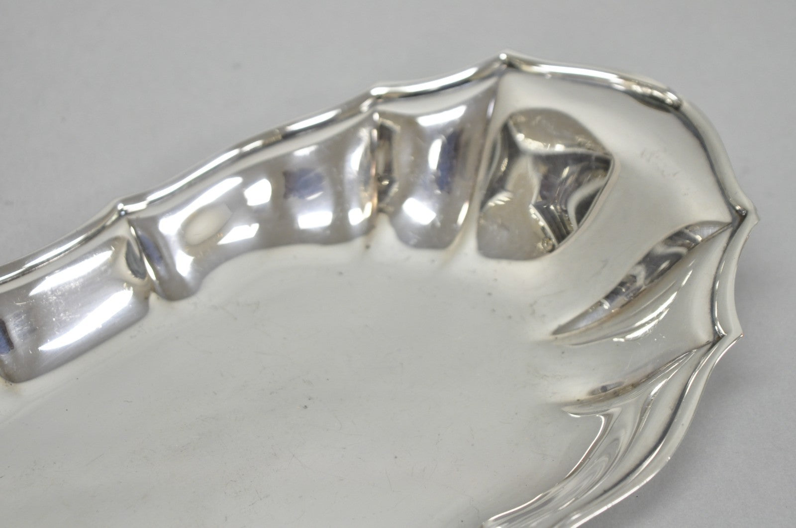 Vintage English Victorian Style Scalloped Oval Narrow Silver Plated Trinket Dish