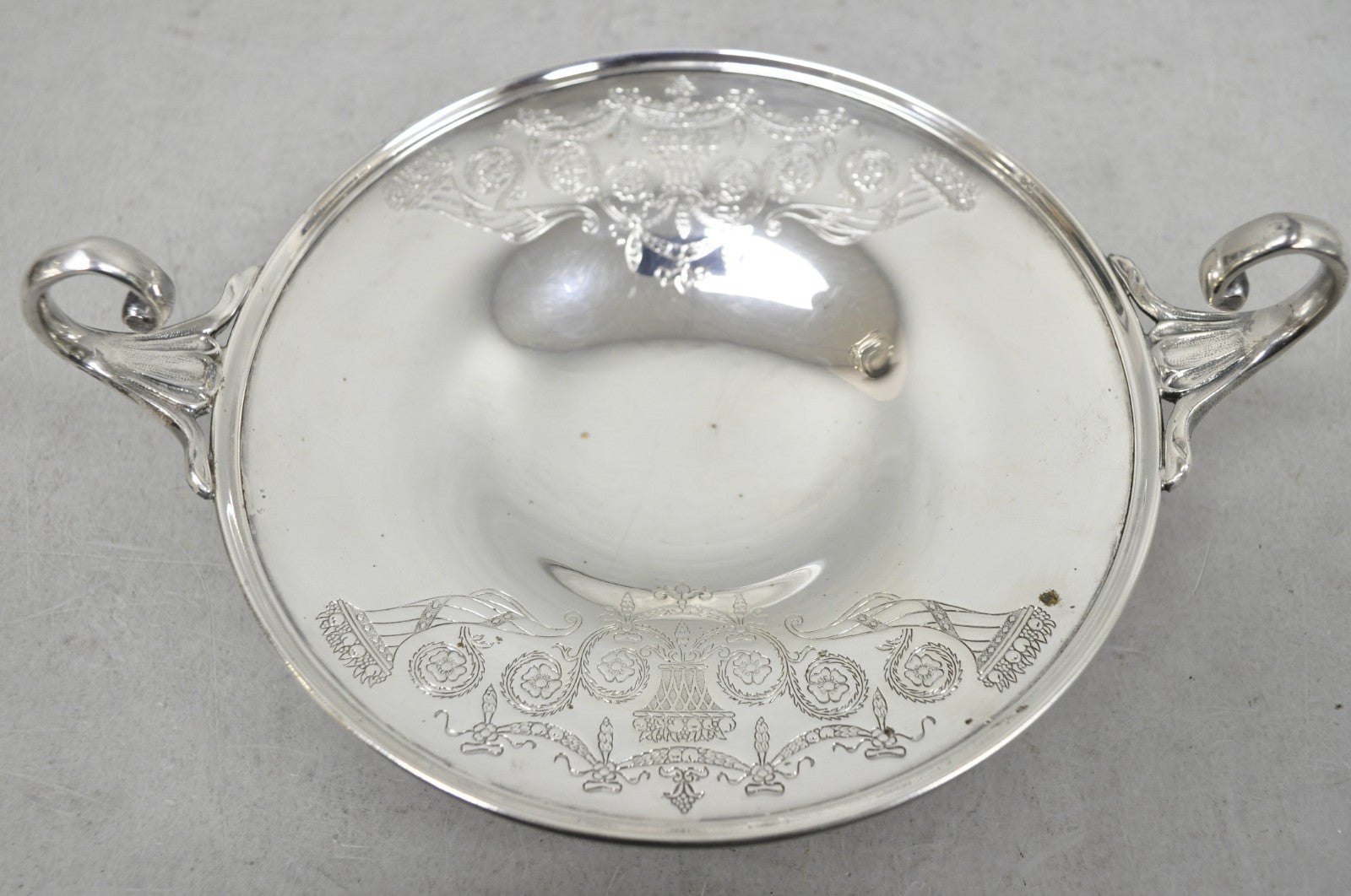 Victorian Middletown Silverware Silver Plated Pedestal Candy Dish Compote