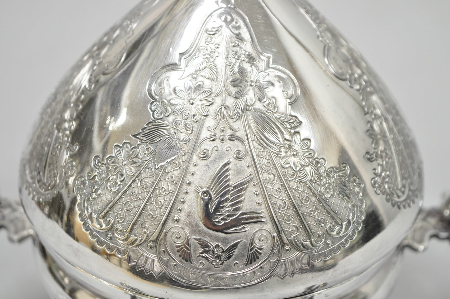Antique English Art Nouveau Silver Plated Covered Butter Serving Dish w / Birds