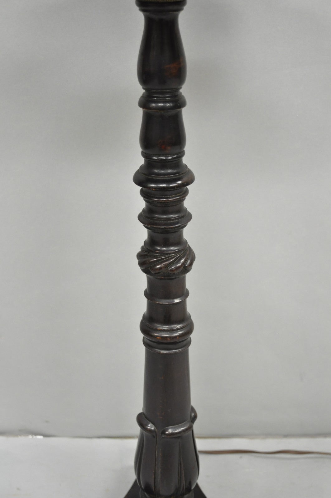 Antique Chinoiserie English Regency Black Lacquer Carved Wood Floor Lamp Table