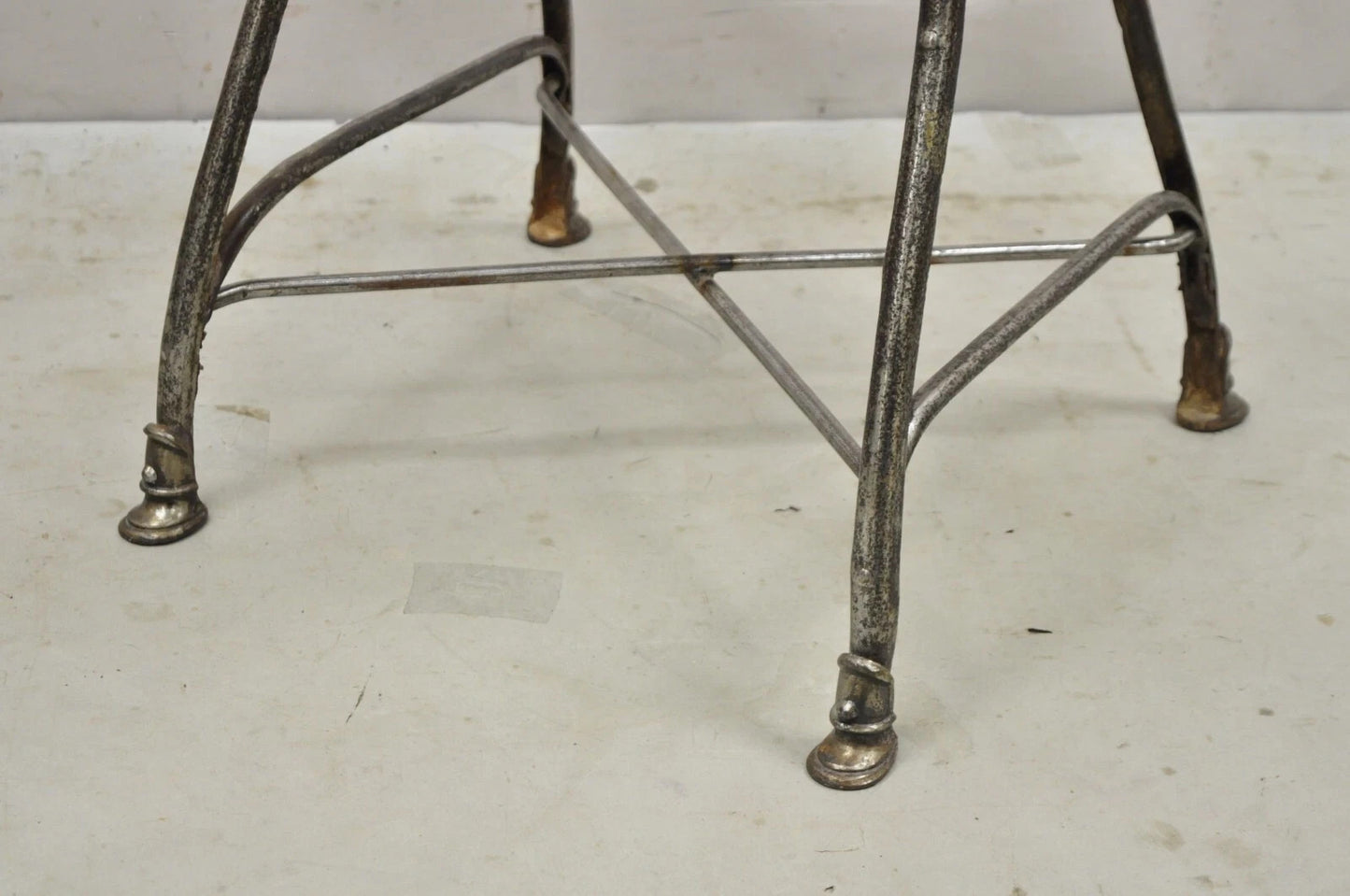 Antique Sauveur Arras French Wrought Cast Iron Spine Scrolling Garden Side Chair