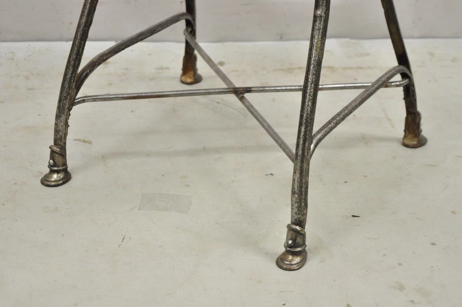 Antique Sauveur Arras French Wrought Cast Iron Spine Scrolling Garden Side Chair