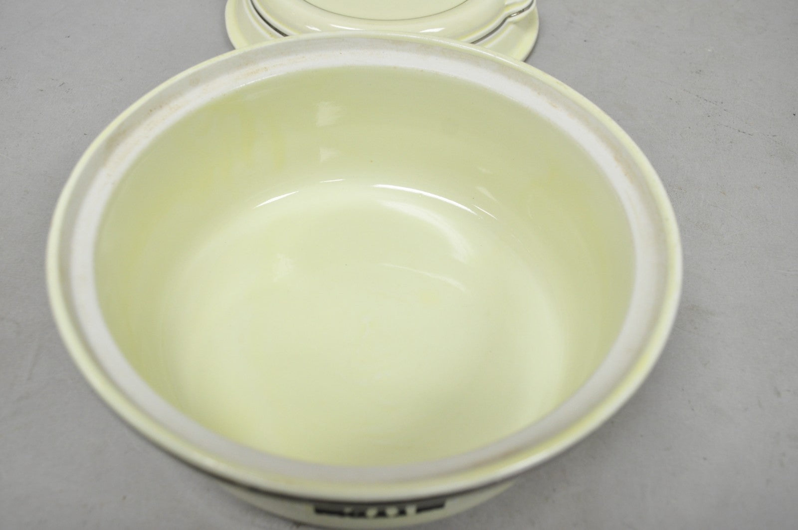 Vintage Hall's China Tavern Silhouette Medallion Traditional Casserole Dish Bowl