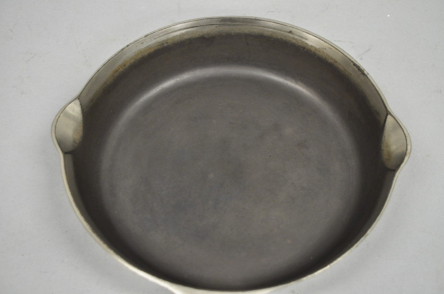 Vintage Griswold "Erie" 701 Cast Iron Skillet Frying Pan 7