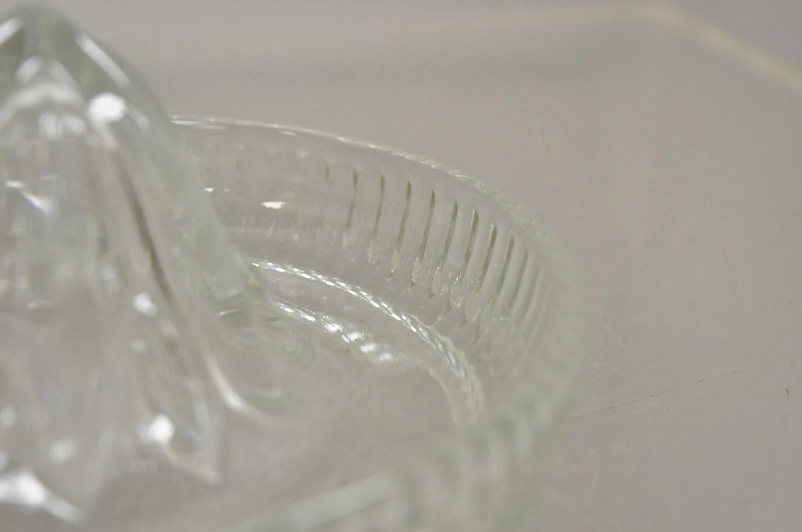 Vintage Art Deco Clear Glass Ribbed Hand Juicer Citrus Orange Handle & Lip