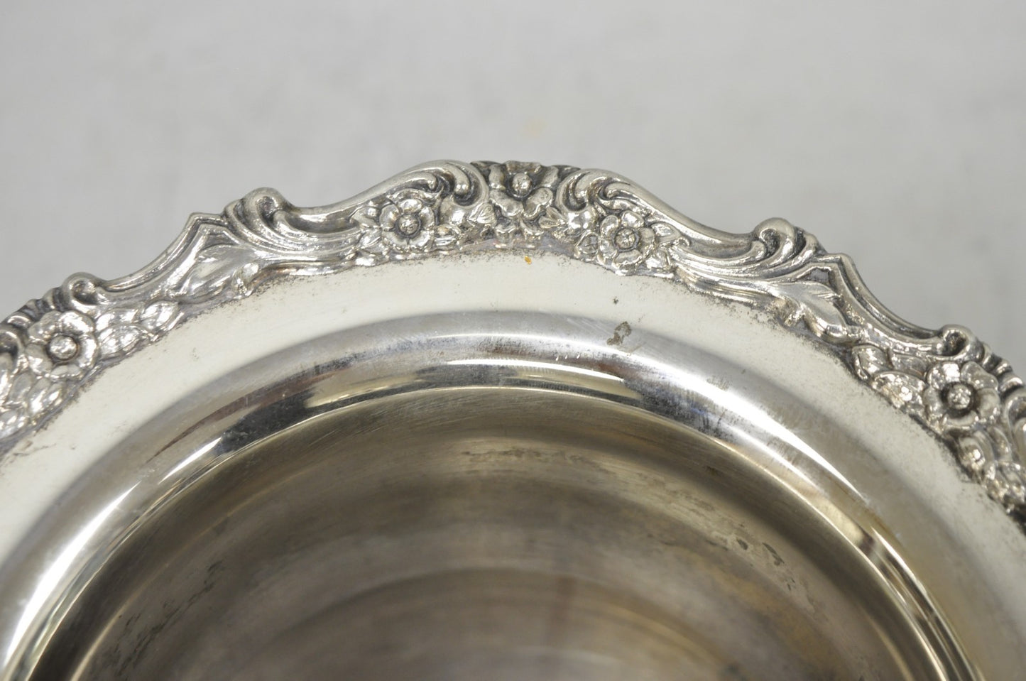 Vintage Oneida Silver Plated Trophy Cup Urn Champagne Chiller Bar Ice Bucket