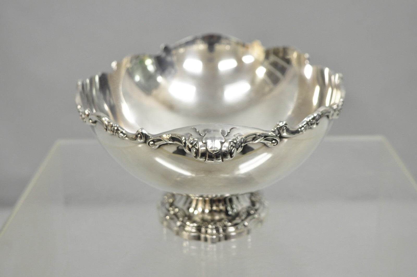 Vintage Victorian Silver Plated Oval Pedestal Centerpiece Fruit Bowl By Lunt