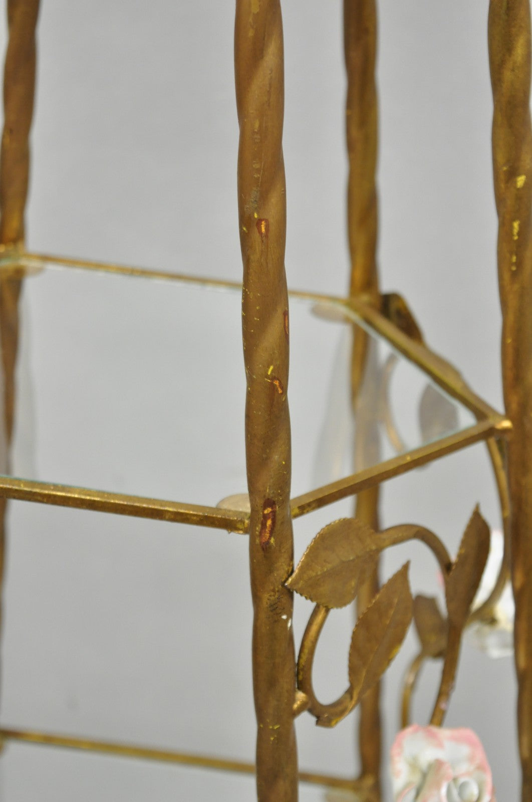 Vintage Italian Hollywood Regency Gold Tole Metal 4 Tier Lighted Etagere Curio