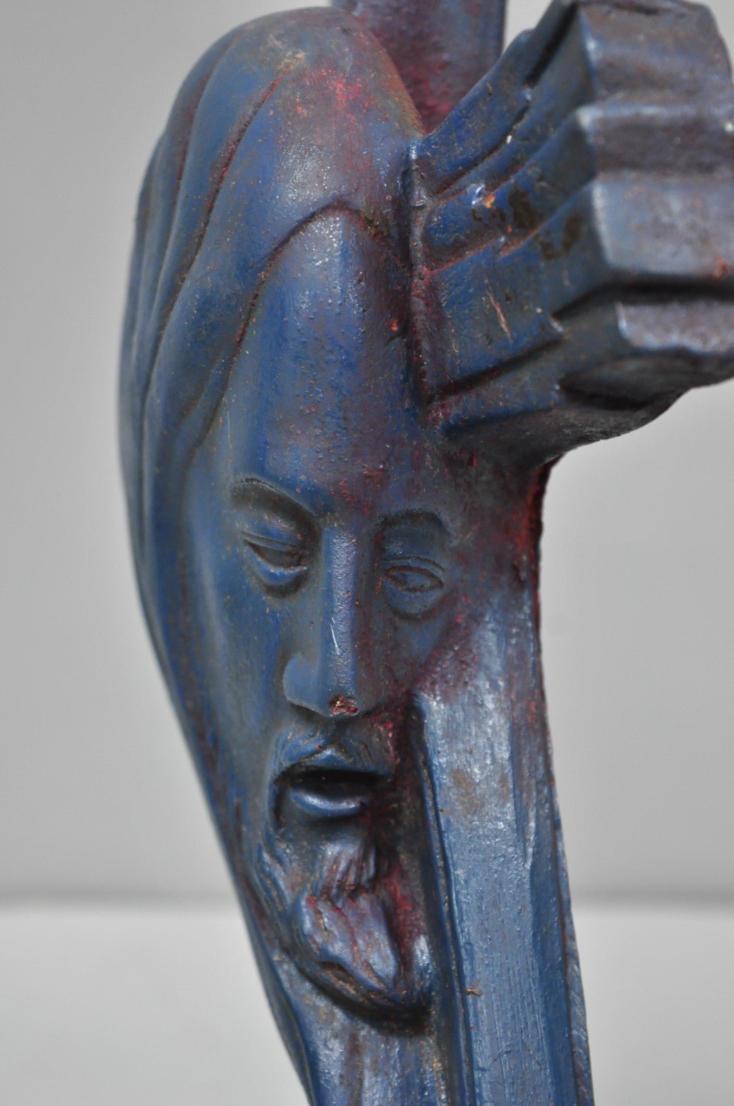 Vintage Religious Jesus Sculpted Resin Blue Mid Century Wall Crucifix Cross