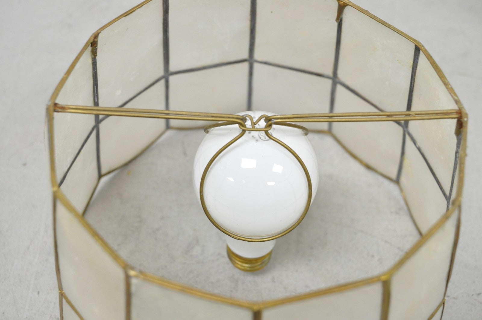 Vintage Italian Hollywood Regency Capiz Shell Gold 8.5" Round Clip On Lamp Shade