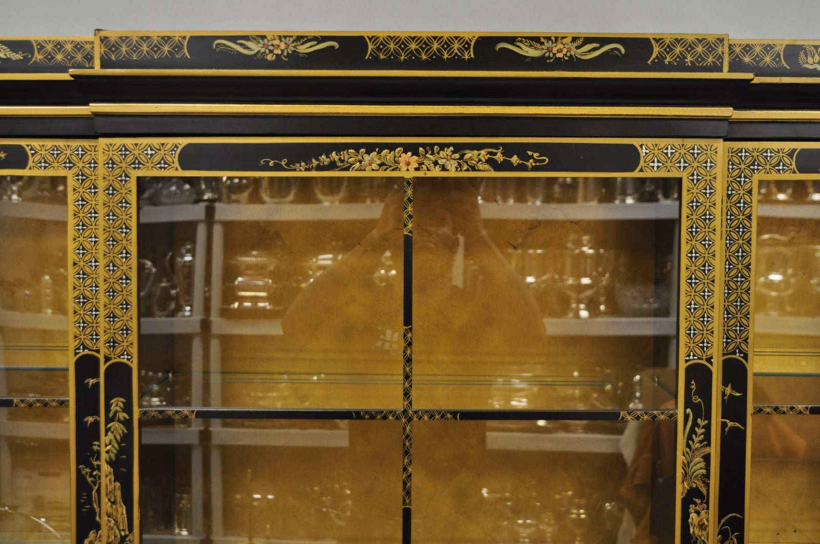 Drexel Et Cetera Chinoiserie Black Lacquer Decorated Breakfront China Cabinet