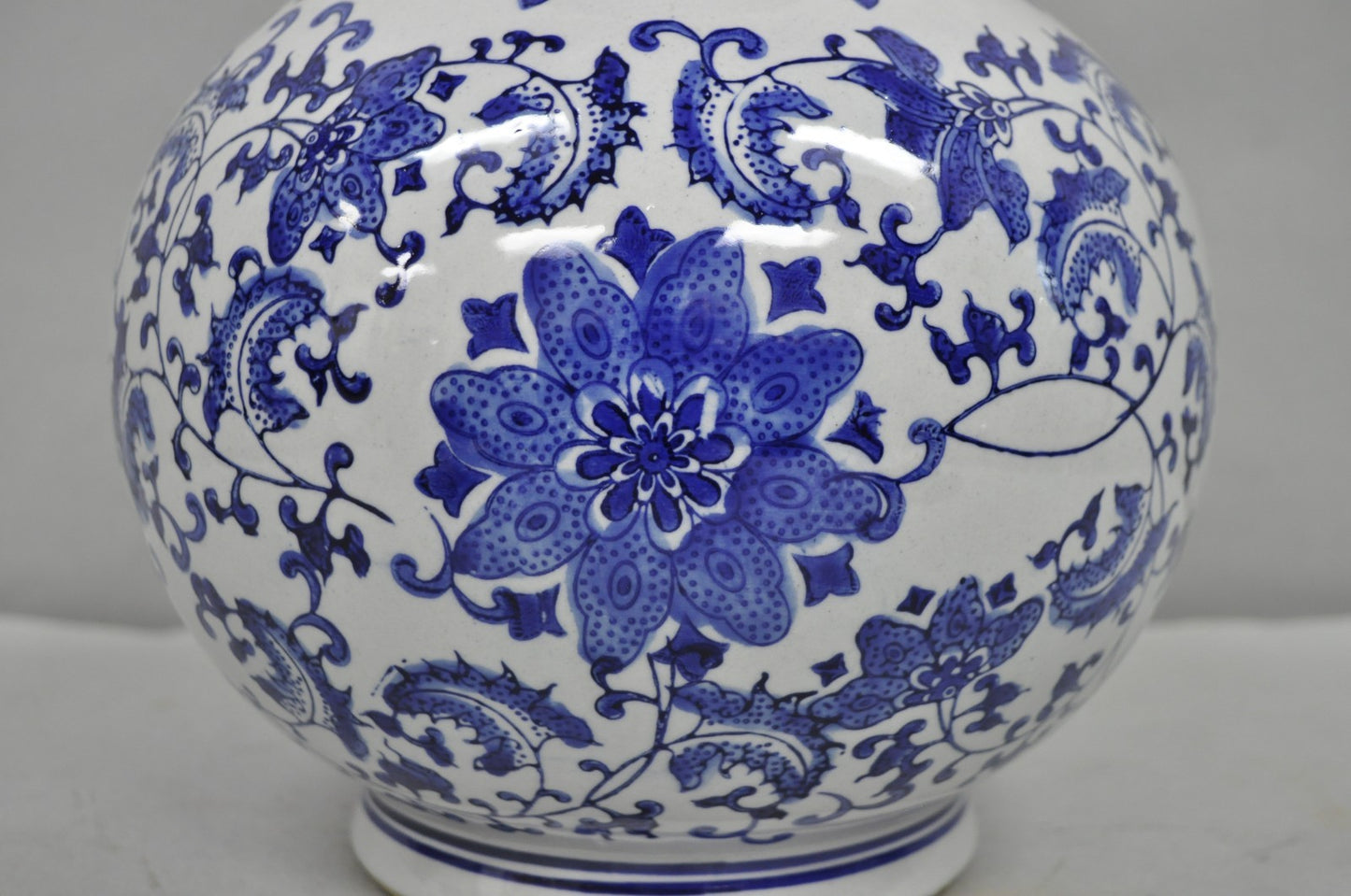 Decorator Chinoiserie Chinese Blue & Gray Porcelain 12" Bulbous Flower Vase
