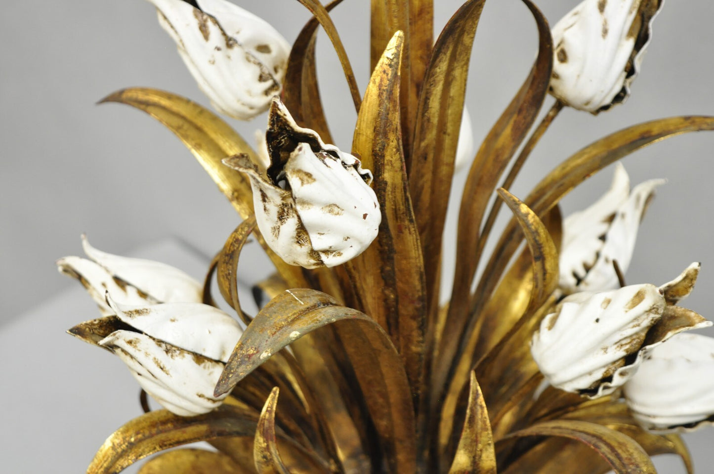 Vintage Italian Hollywood Regency Gold Gilt Iron White Tulip Flower Table Lamp