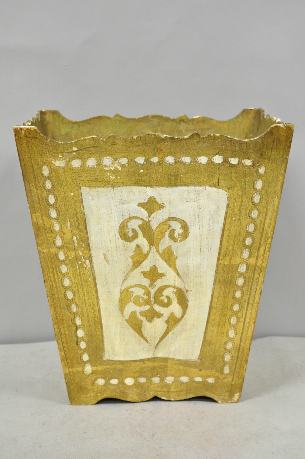Vintage Italian Florentine Hollywood Regency Gilt Giltwood Wastebasket Trash Can