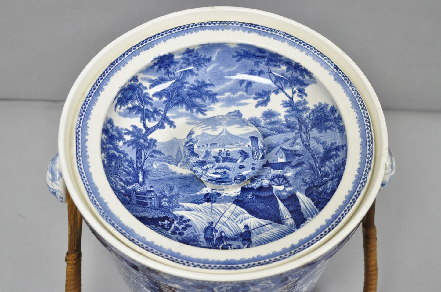 Wedgwood Landscape Etruria Pattern Blue White Porcelain Covered Slop Pot Commode