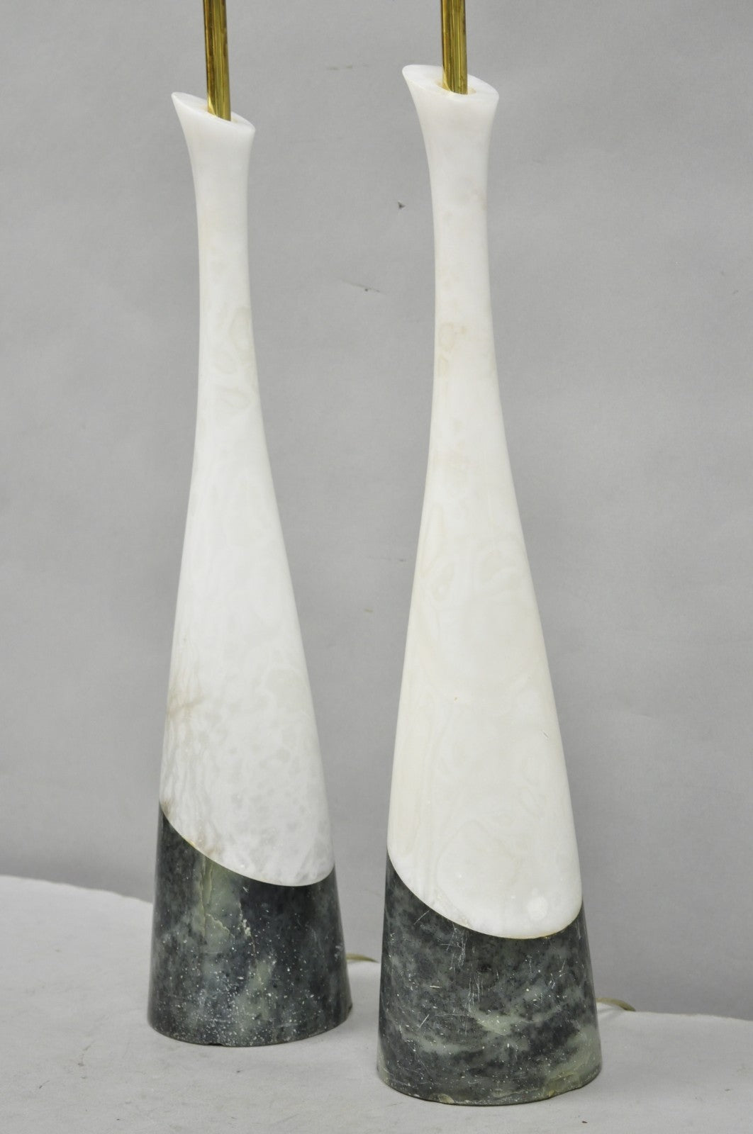 Vintage Italian Mid Century Modern 2 Tone Alabaster Green White Table Lamp Pair