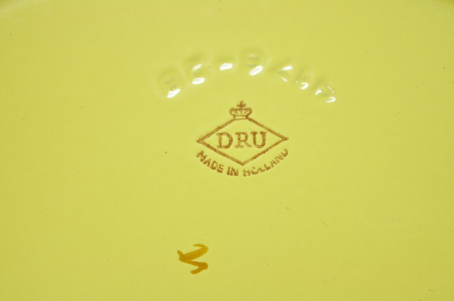 Vintage Dru Holland Yellow Tulip Enameled Cast Iron Dutch Oven Oval Pot