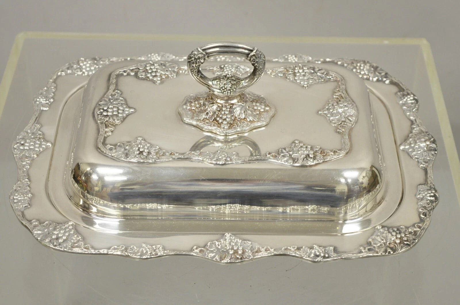 Vintage Oneida Victorian Silver Plated Grapevine Covered Vegetable Serving Dish