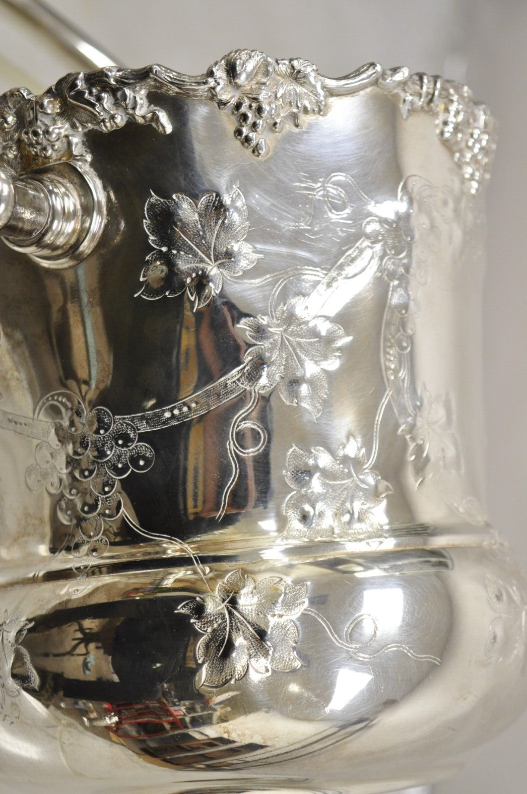 Antique BSCEP English Victorian Silver Plated  Grapevine Ice Bucket w Handle.