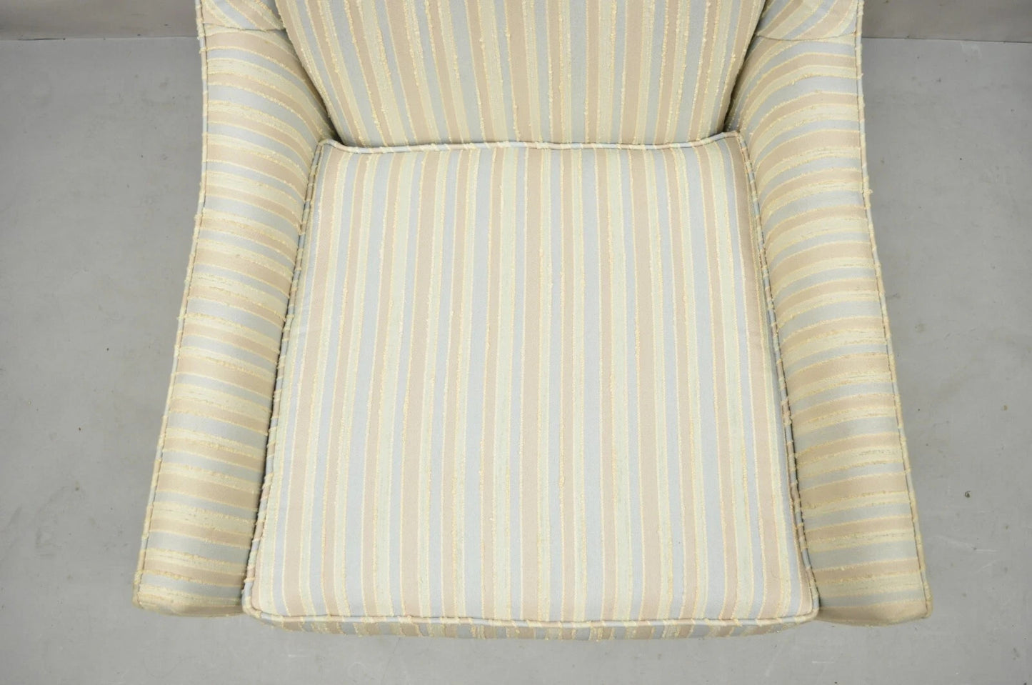 Mid Century Modern Milo Baughman Style Wooden Swivel Base Club Lounge Chair