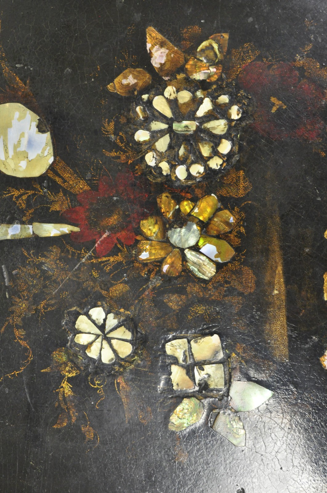 Antique English Victorian Mother of Pearl Inlay Black Lacquer Tilt Top Table