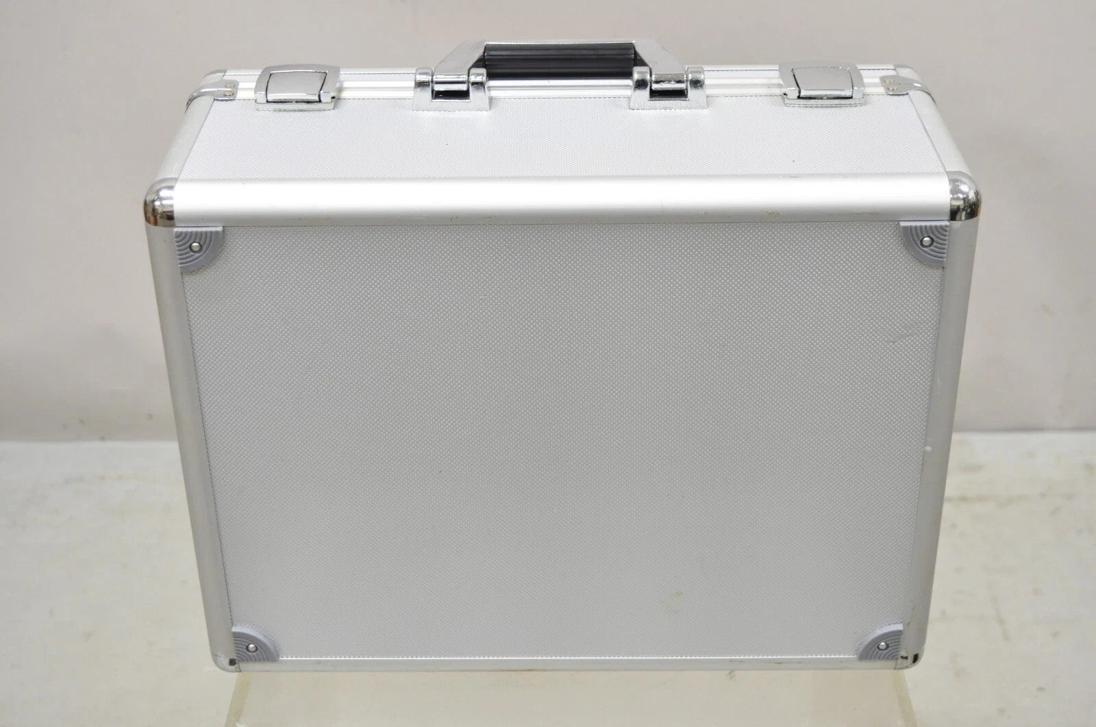 Modern Silver Aluminum Metal 17" Hard Case Storage Box Briefcase Carry On Bag