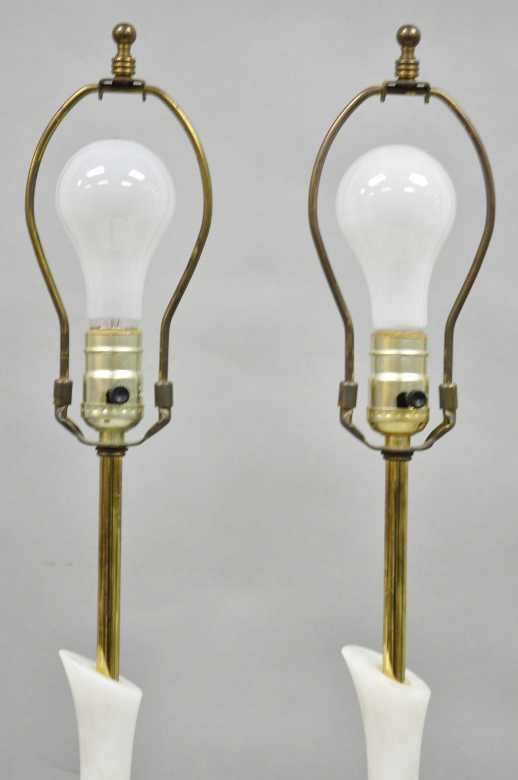 Vintage Italian Mid Century Modern 2 Tone Alabaster Green White Table Lamp Pair