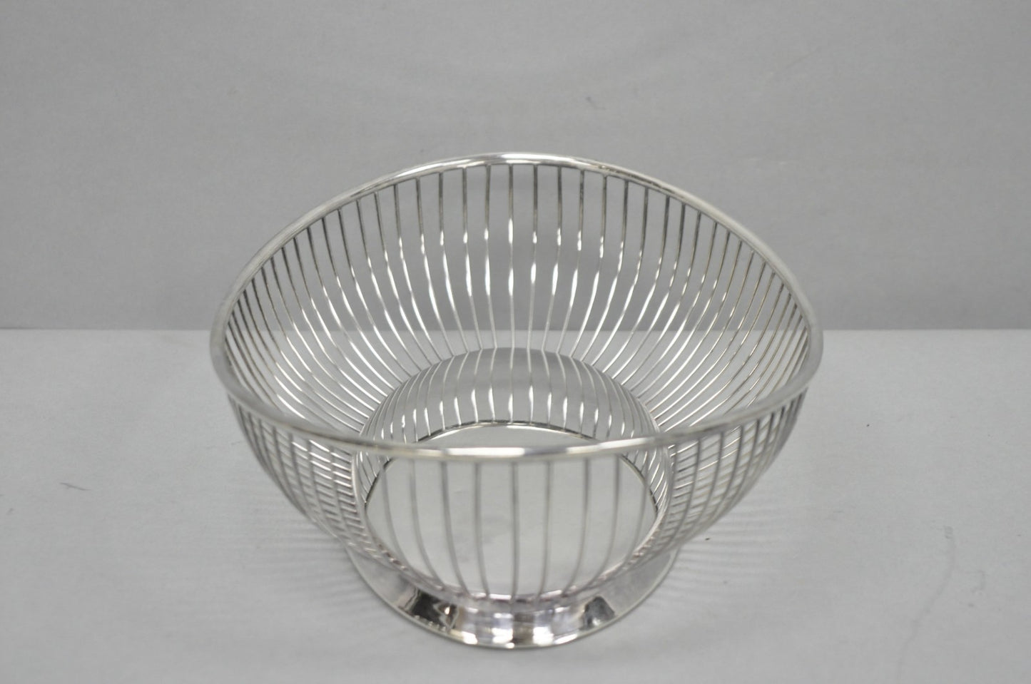 Vintage Gorham YC743 English Victorian Silver Plated Wire 11" Bread Fruit Basket