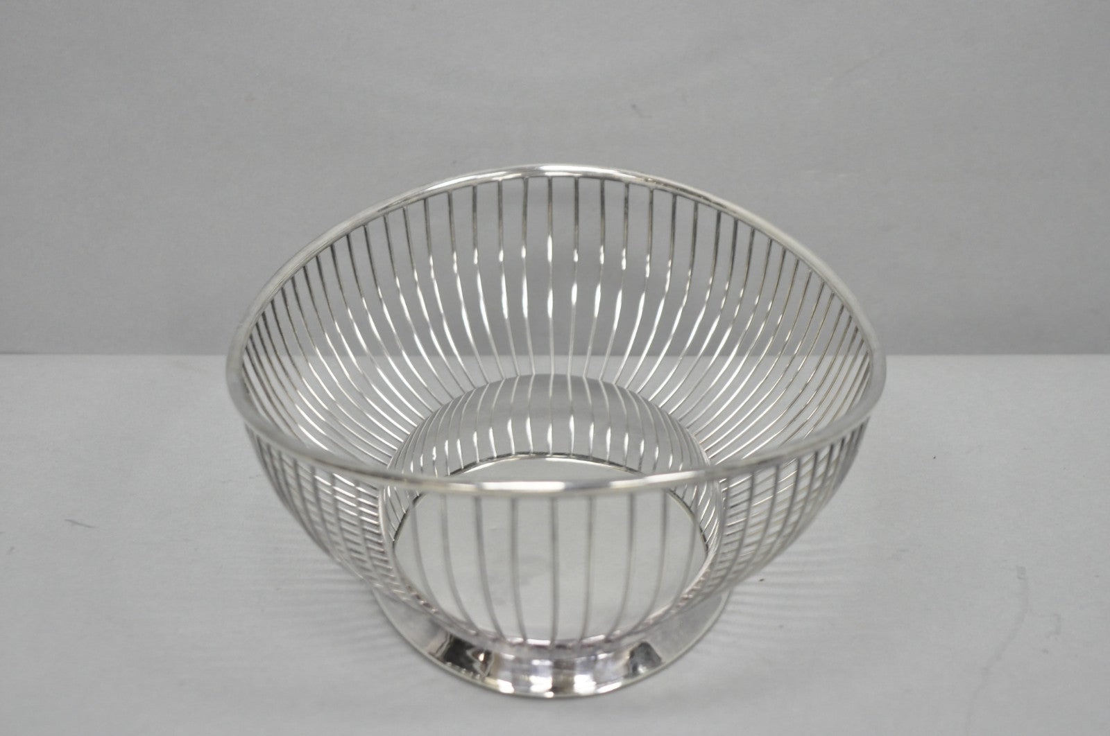 Vintage Gorham YC743 English Victorian Silver Plated Wire 11" Bread Fruit Basket