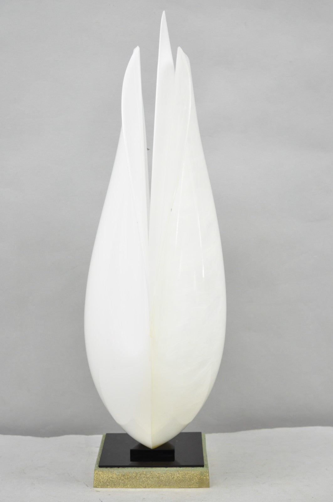 Vintage Roger Rougier White Acrylic Clam Shell Mid Century Modern Table Lamp