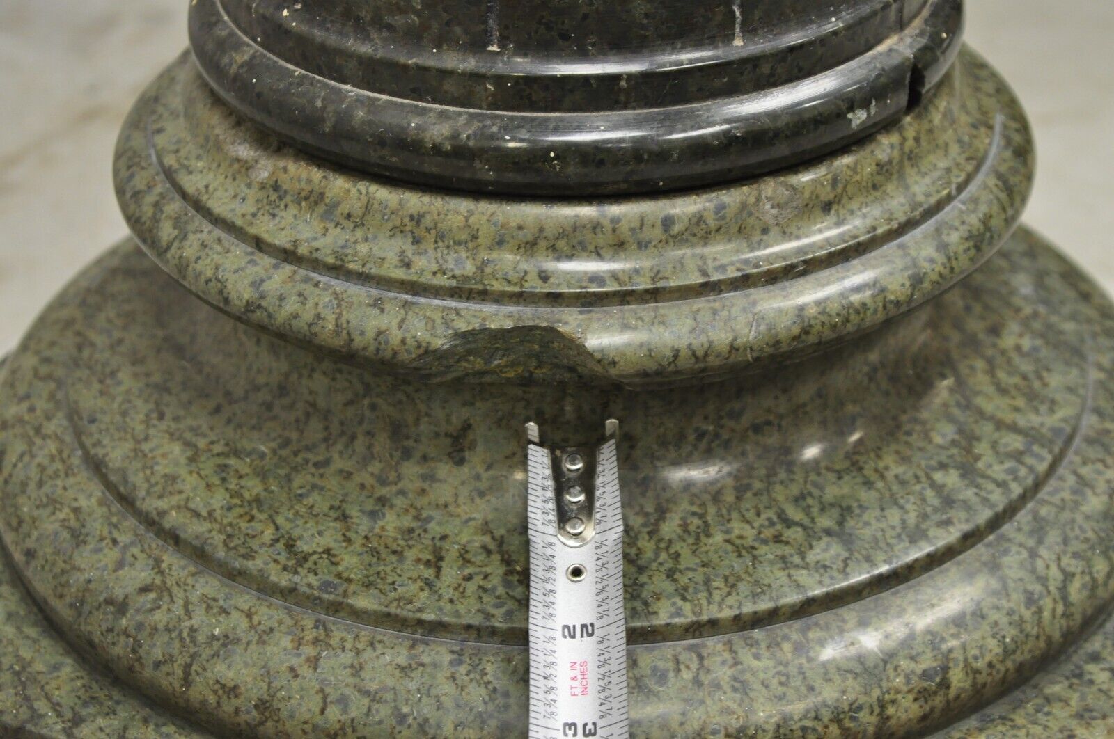 Italian Classical Style Green Marble Spiral Carved Round Pedestal Plant Stand