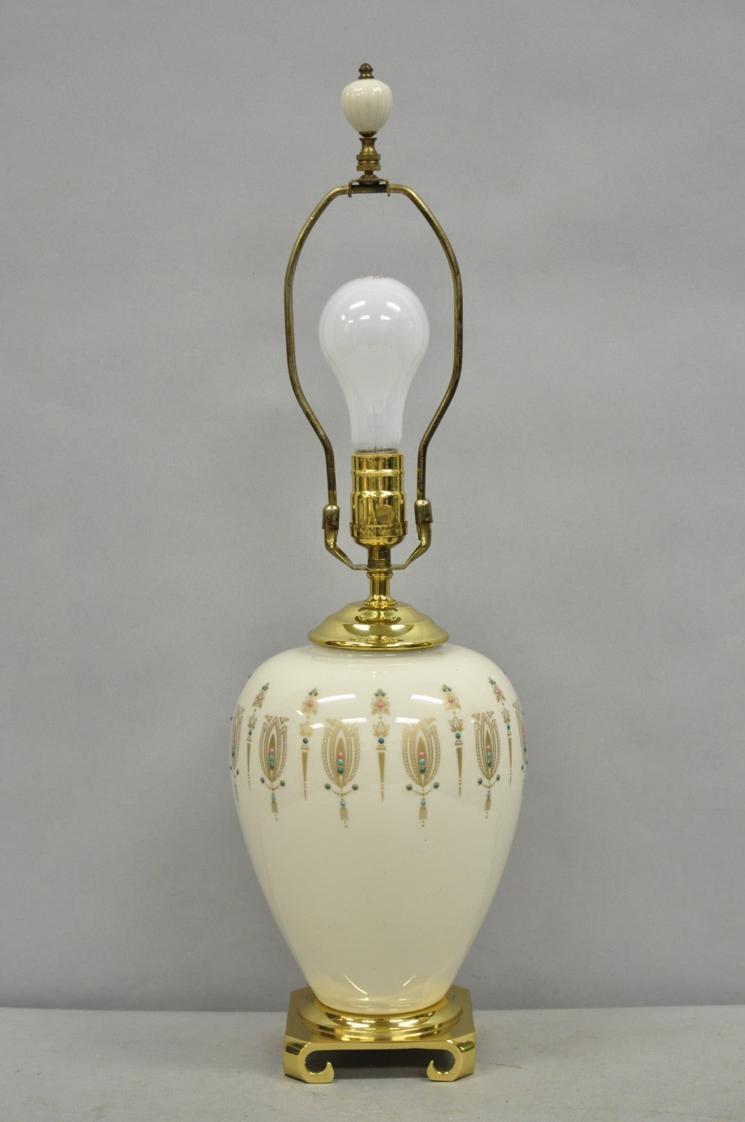 Lenox USA Vintage Porcelain and Brass Cream Jardinierie Decorated Table Lamp