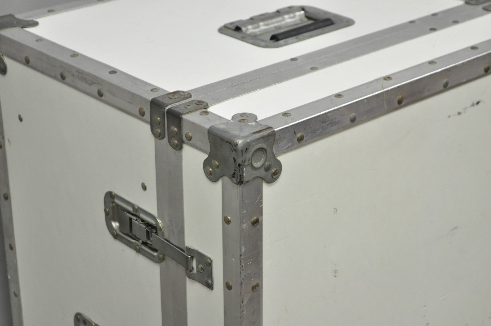 A&J 5 Drawer Road Case AA79-103 Rolling Production Hard Case Storage Trunk