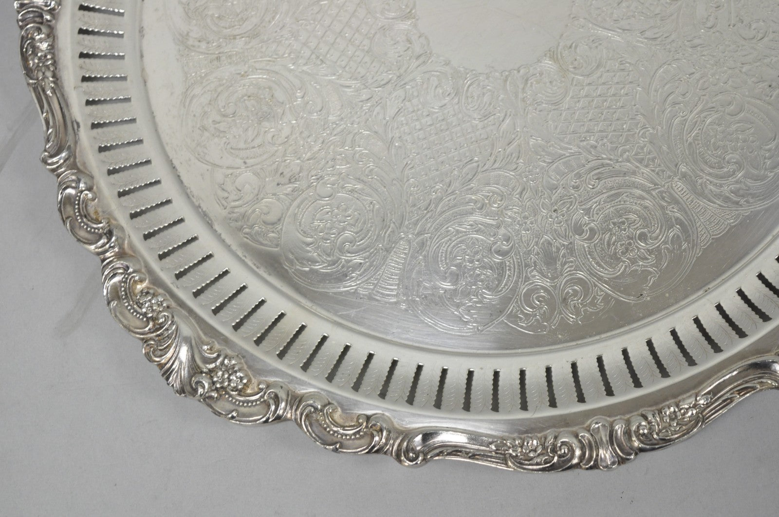 Vintage Baroque by Wallace Silver Plated Round Footed Serving Platter Bar Tray
